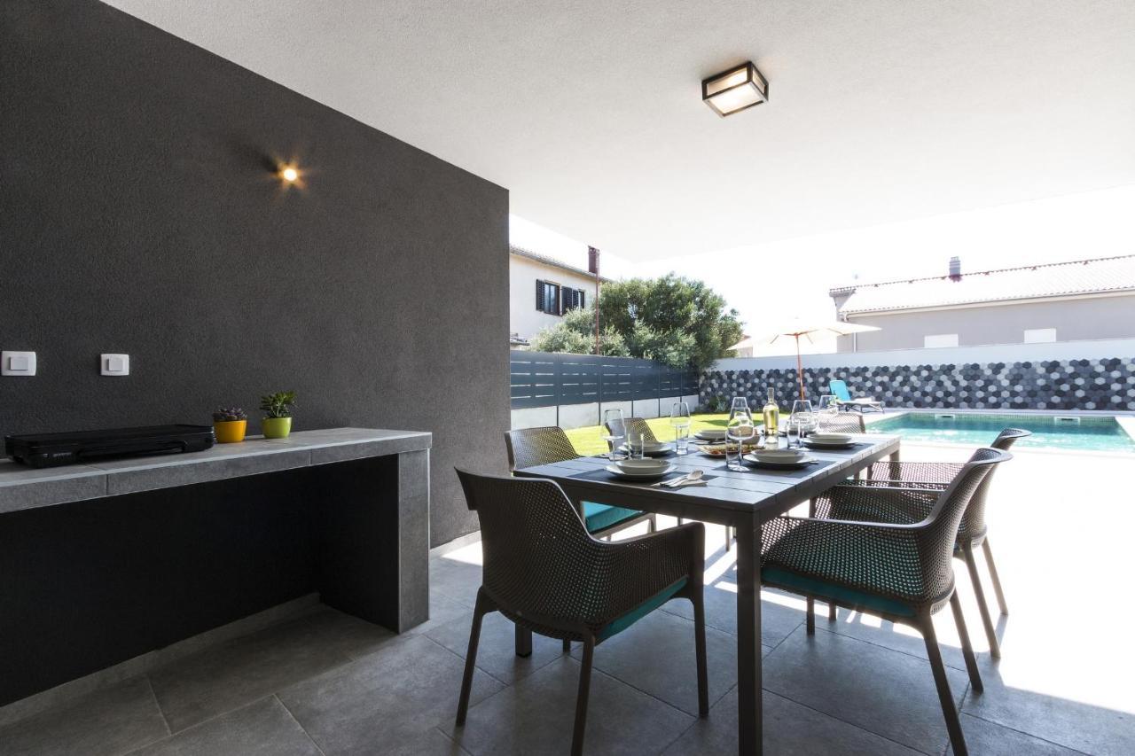 Modern 3-Bedroom Villa With A Private Pool Póla Kültér fotó