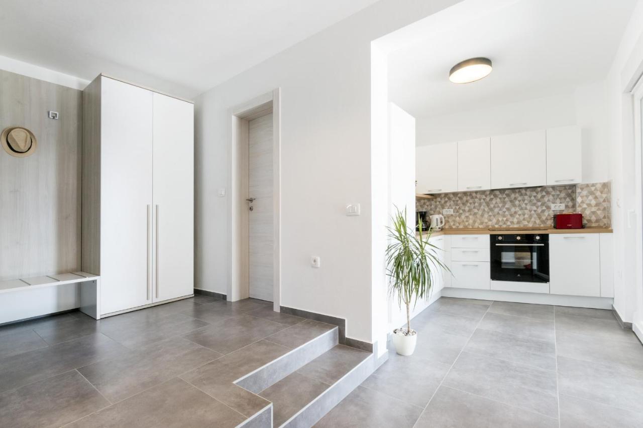 Modern 3-Bedroom Villa With A Private Pool Póla Kültér fotó